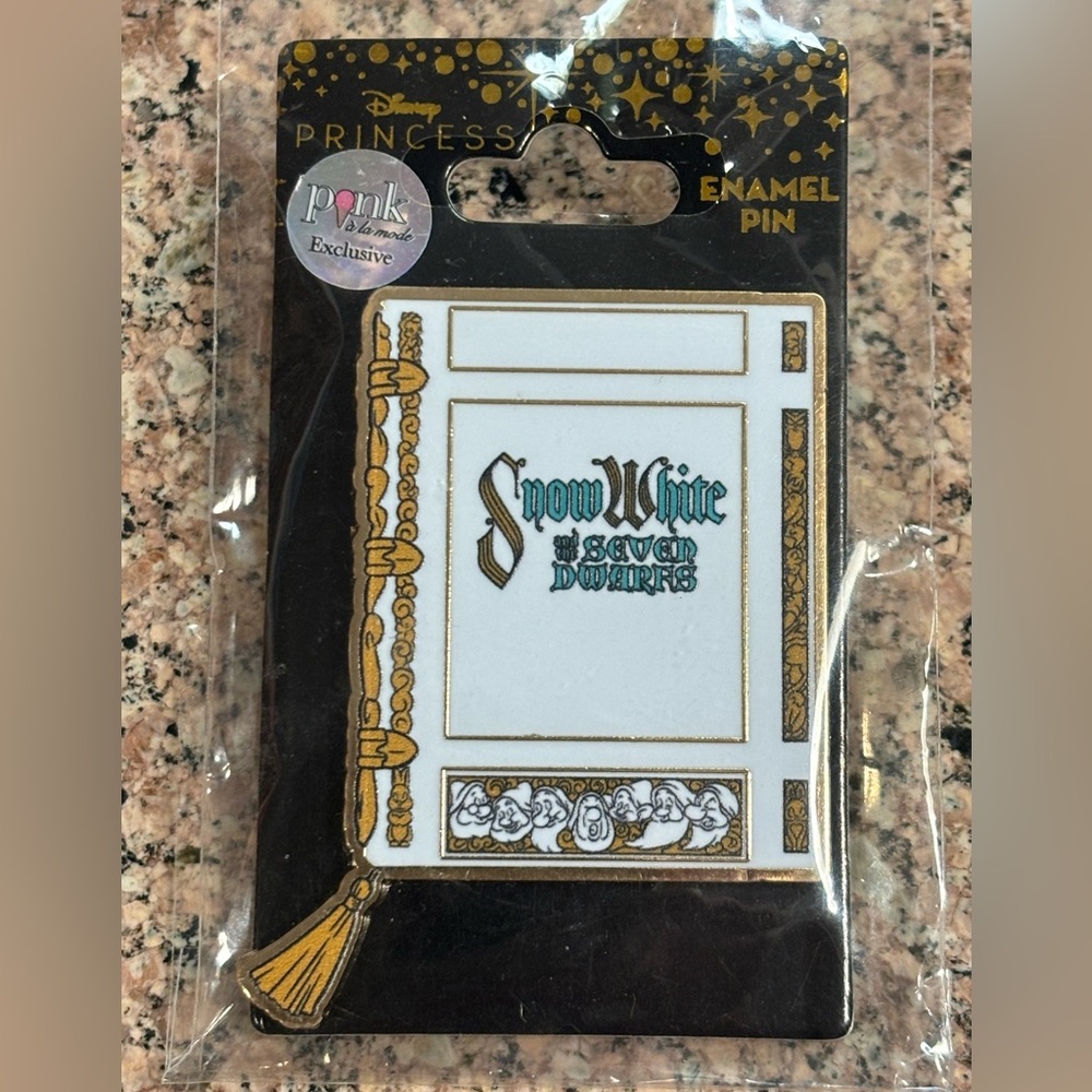 2025 Disney Parks Snow White Dwarfs Storybook Replica Small Journal Book NEW